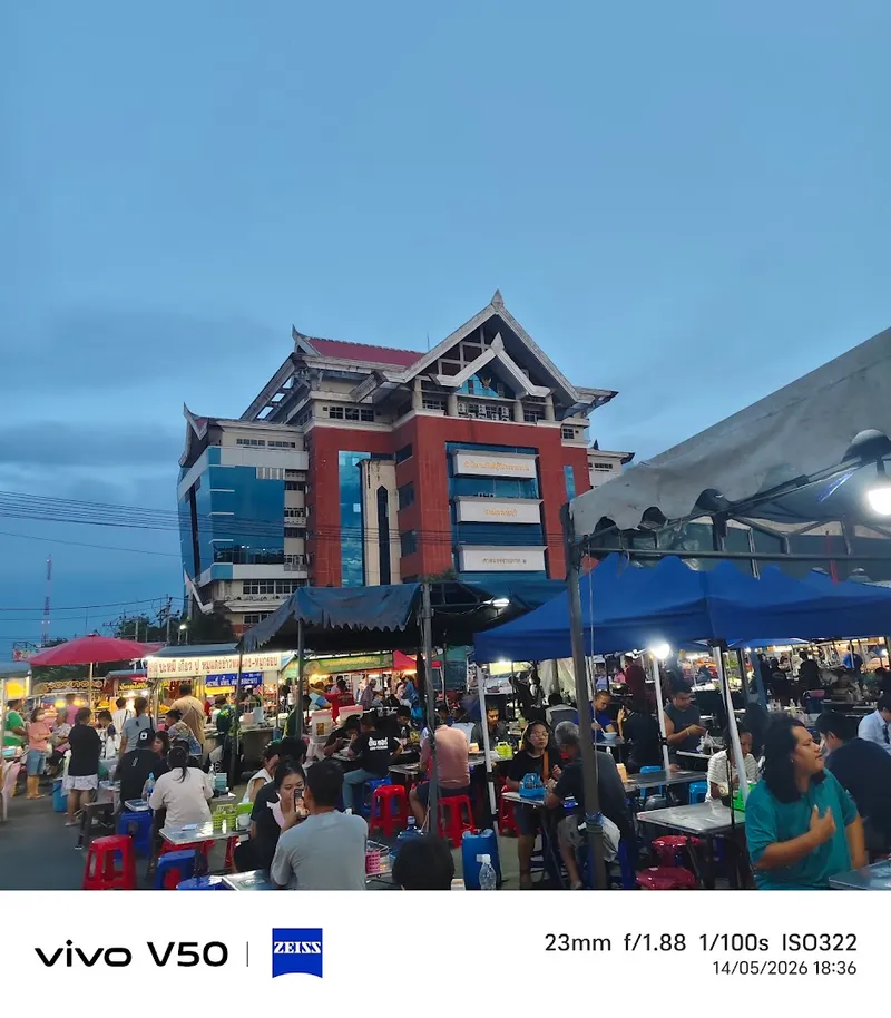 ตลาดนัดหน้าศาลชลบุรี foto 10