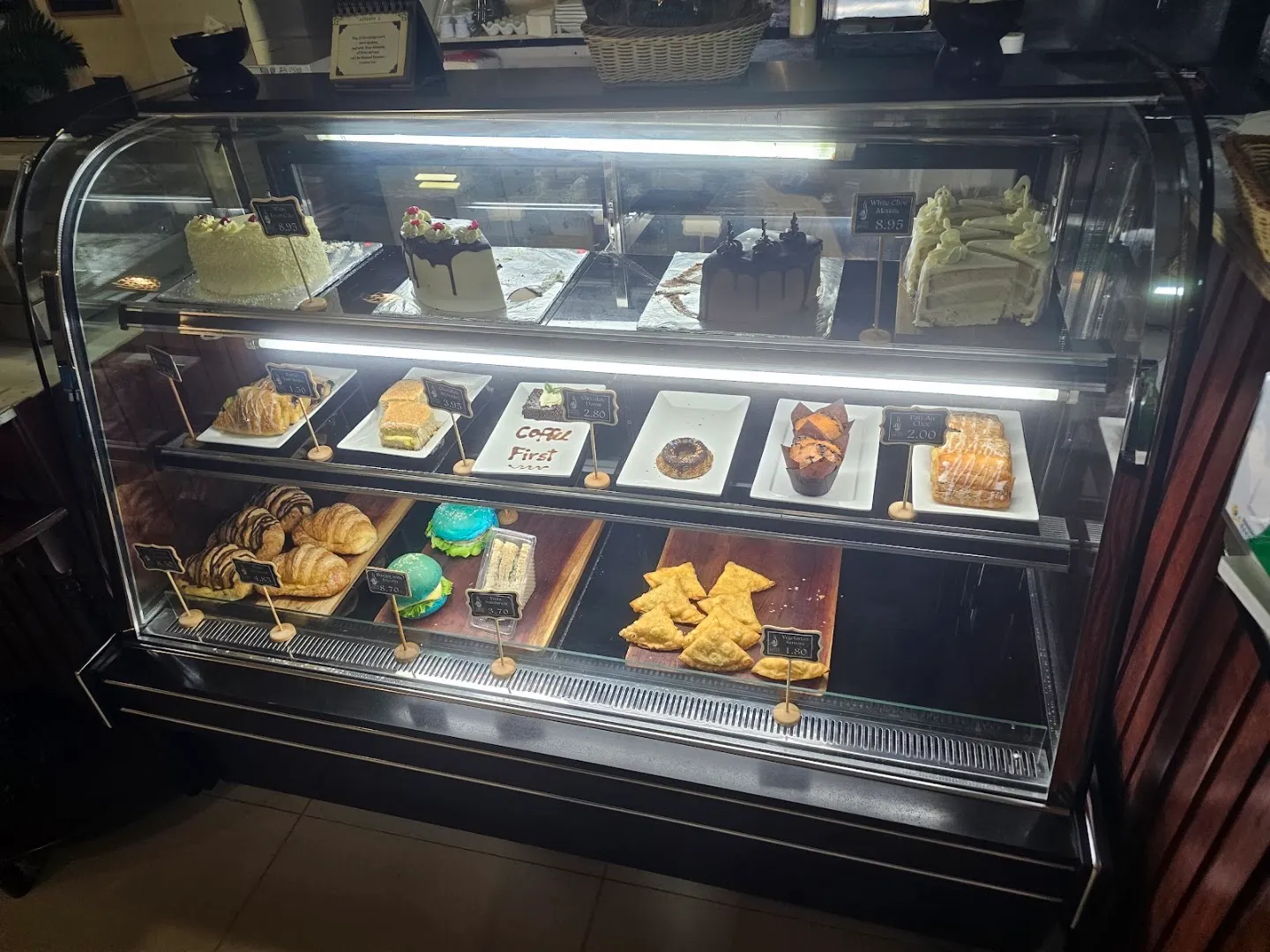 Tea Buns at COFFEE SHOTZ