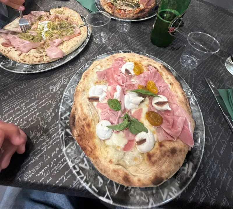 Pizzeria La Preferita foto 7