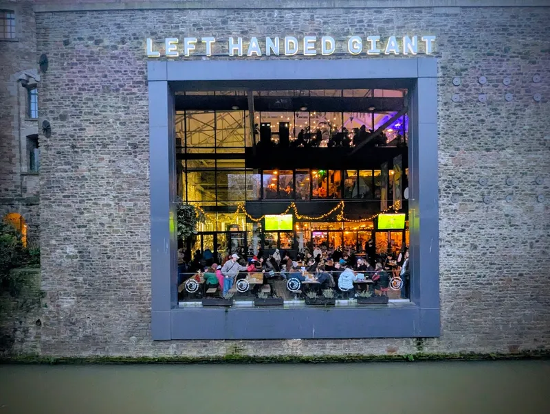 Left Handed Giant foto 7