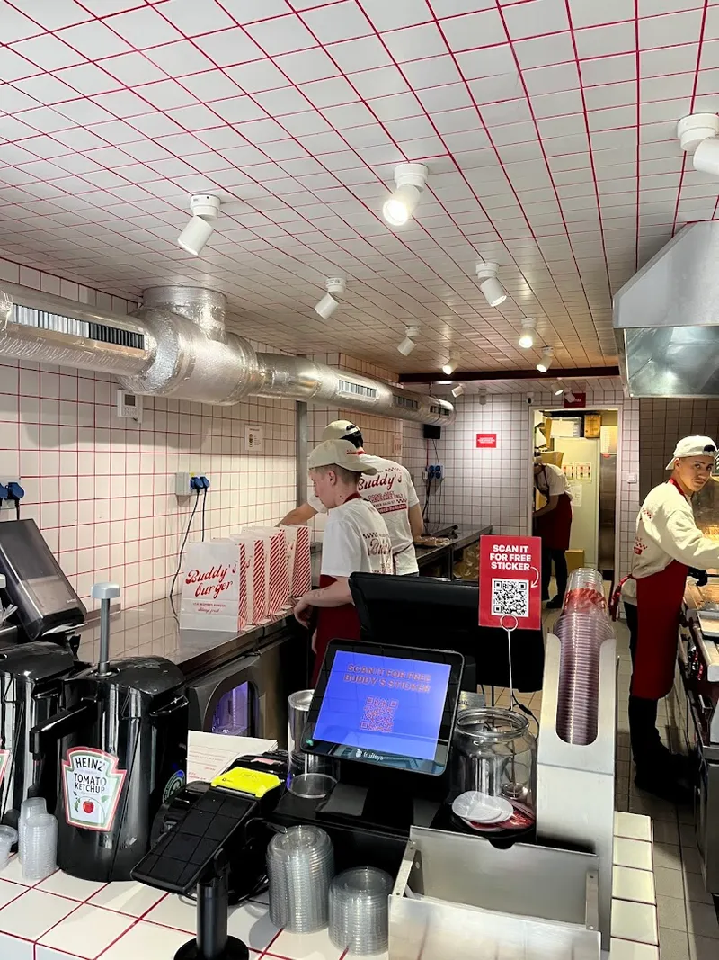 Bud's Burger foto 6