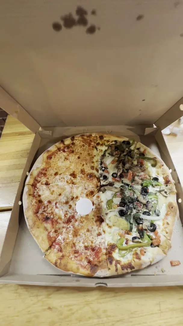 Regina Pizzeria photo 8