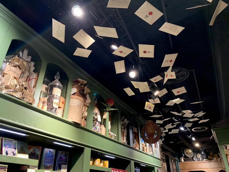 Platform 9 3/4 Shop photo 10