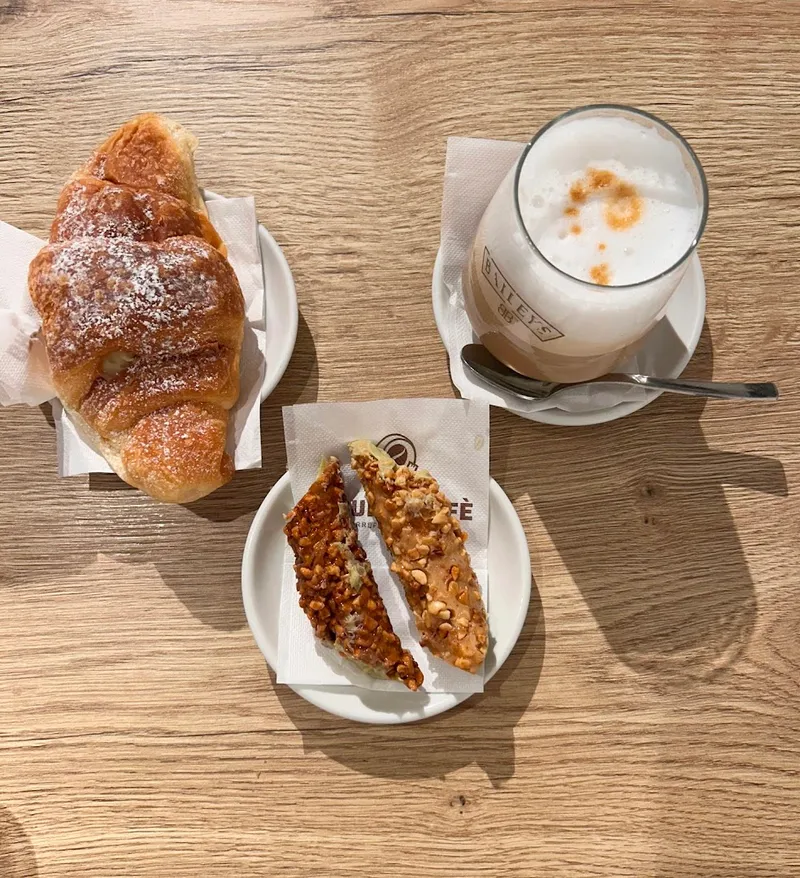 Melo Coffee and Bakery photo 7