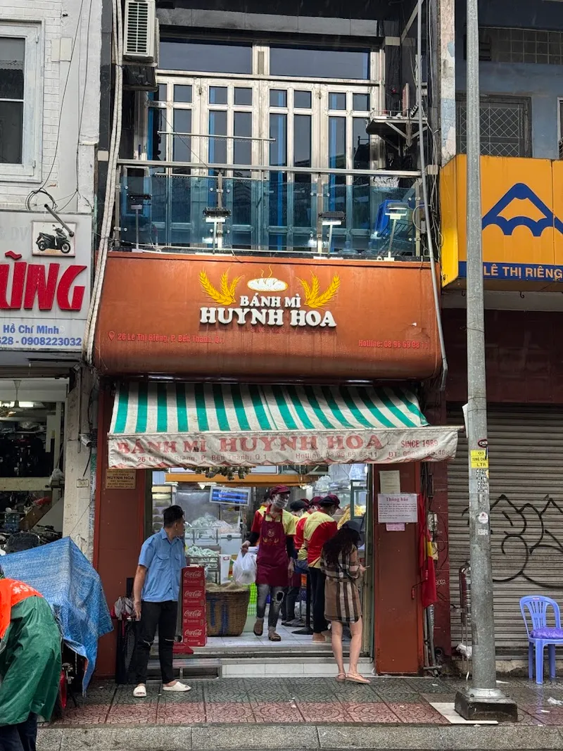Bánh Mì Huỳnh Hoa photo 9