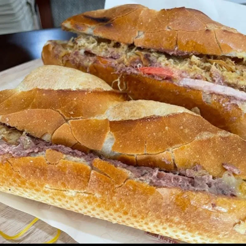 Bánh Mì Huỳnh Hoa photo 10