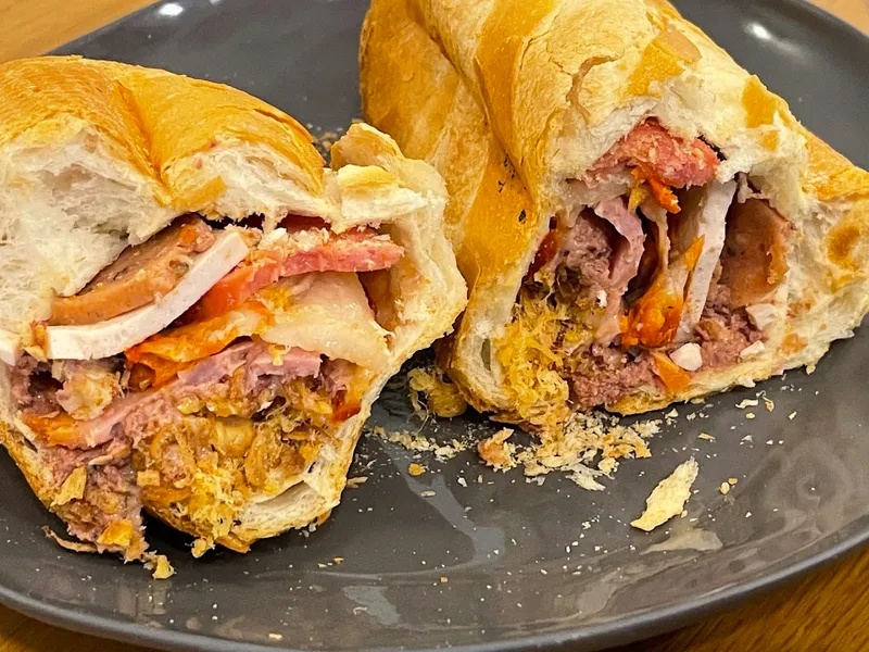 Bánh Mì Huỳnh Hoa photo 7