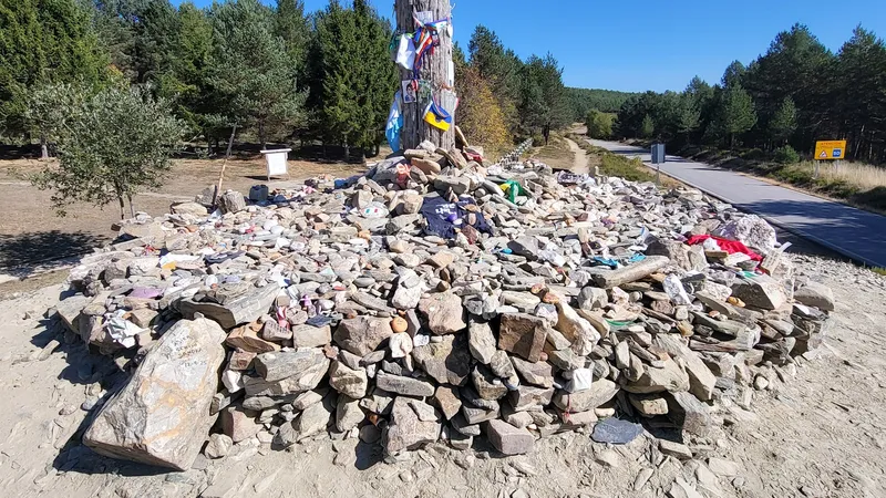 Cruz de Hierro photo 5