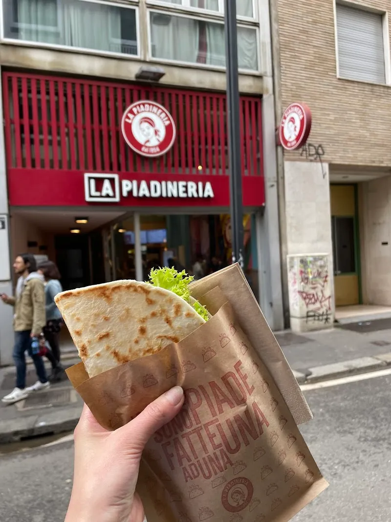 Young Piadine photo 7