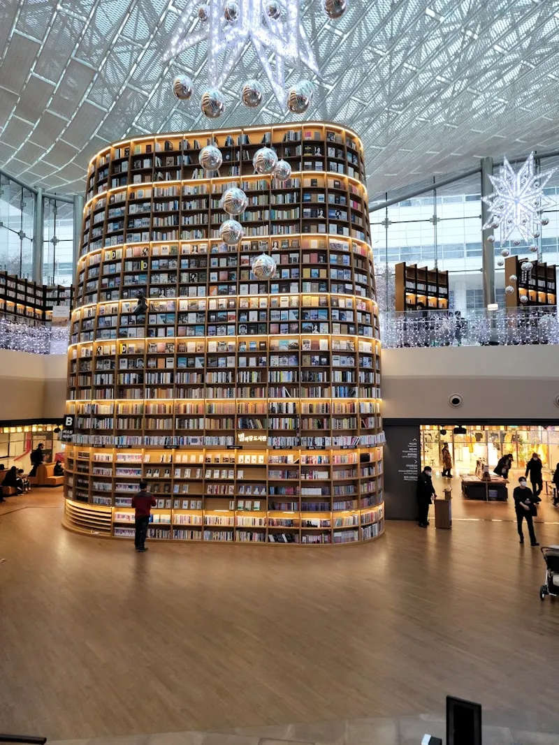 Starfield Library photo 10