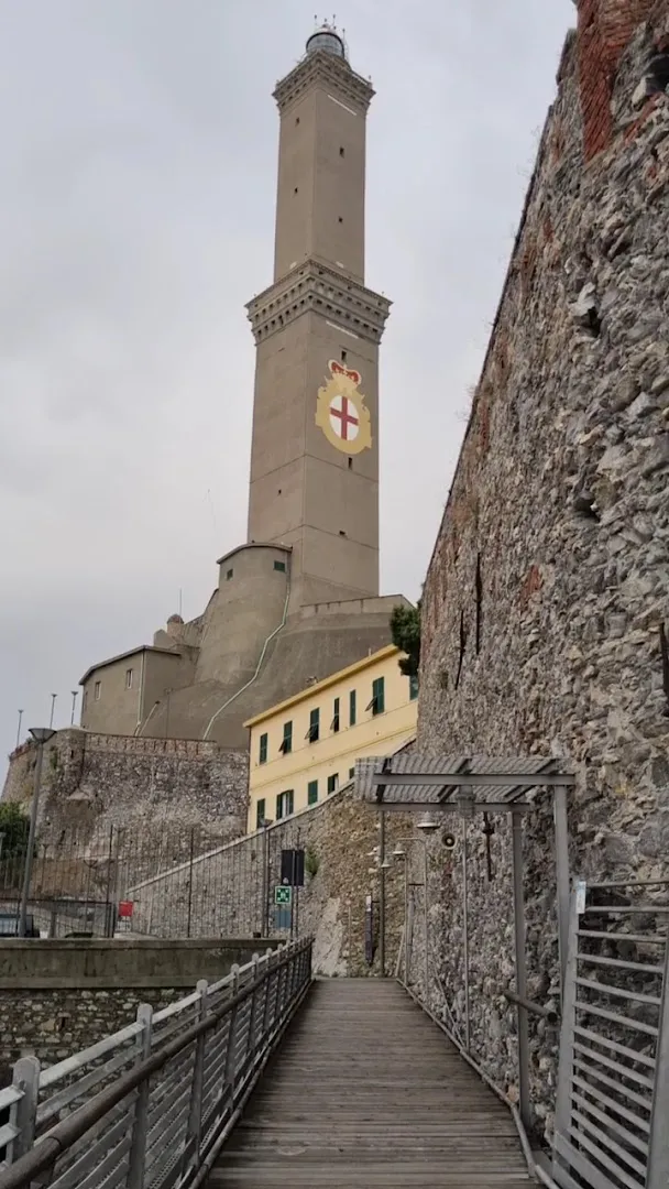 Xhazi della Lanterna photo 9