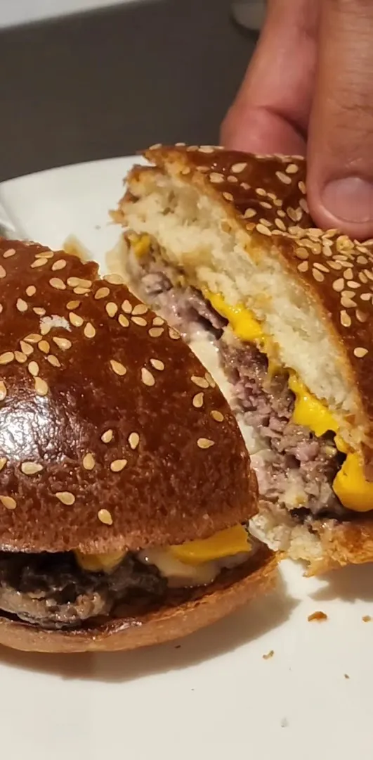 Burger & Beyond photo 8