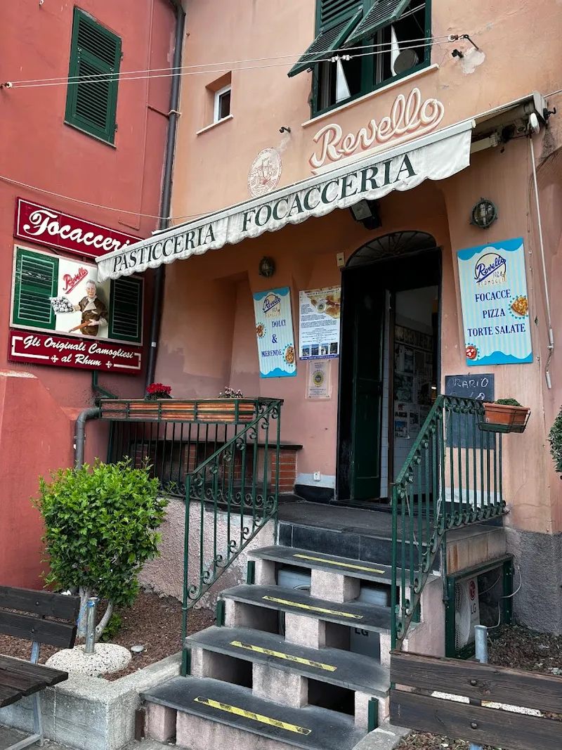 Revello foto 10