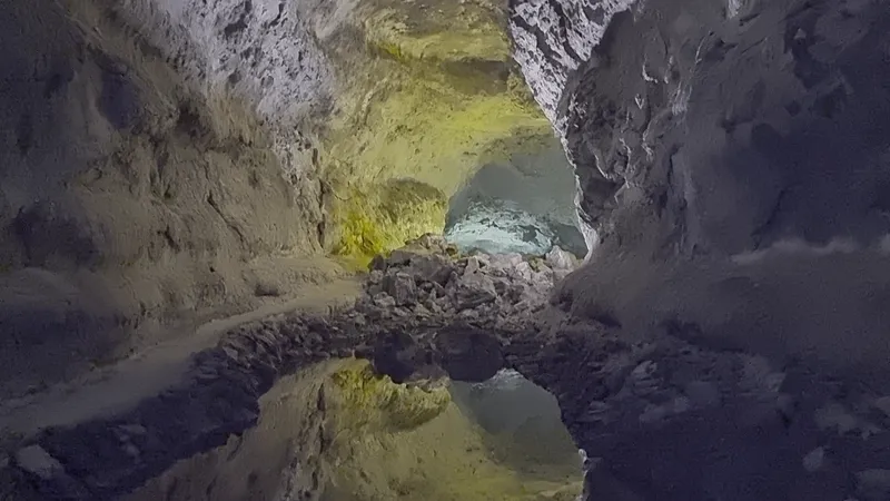 Cueva de los Verdes photo 8