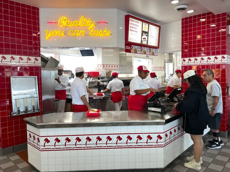 In-N-Out Burger photo 11
