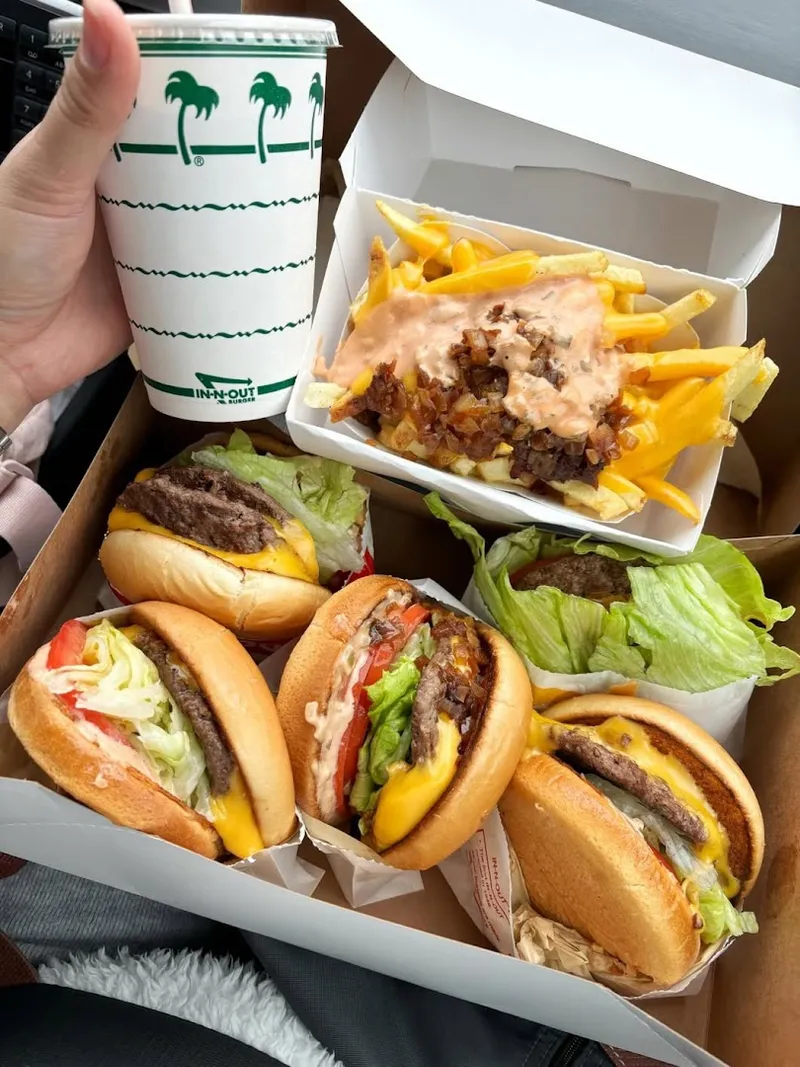 In-N-Out Burger photo 7