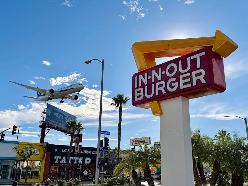 In-N-Out Burger photo 9