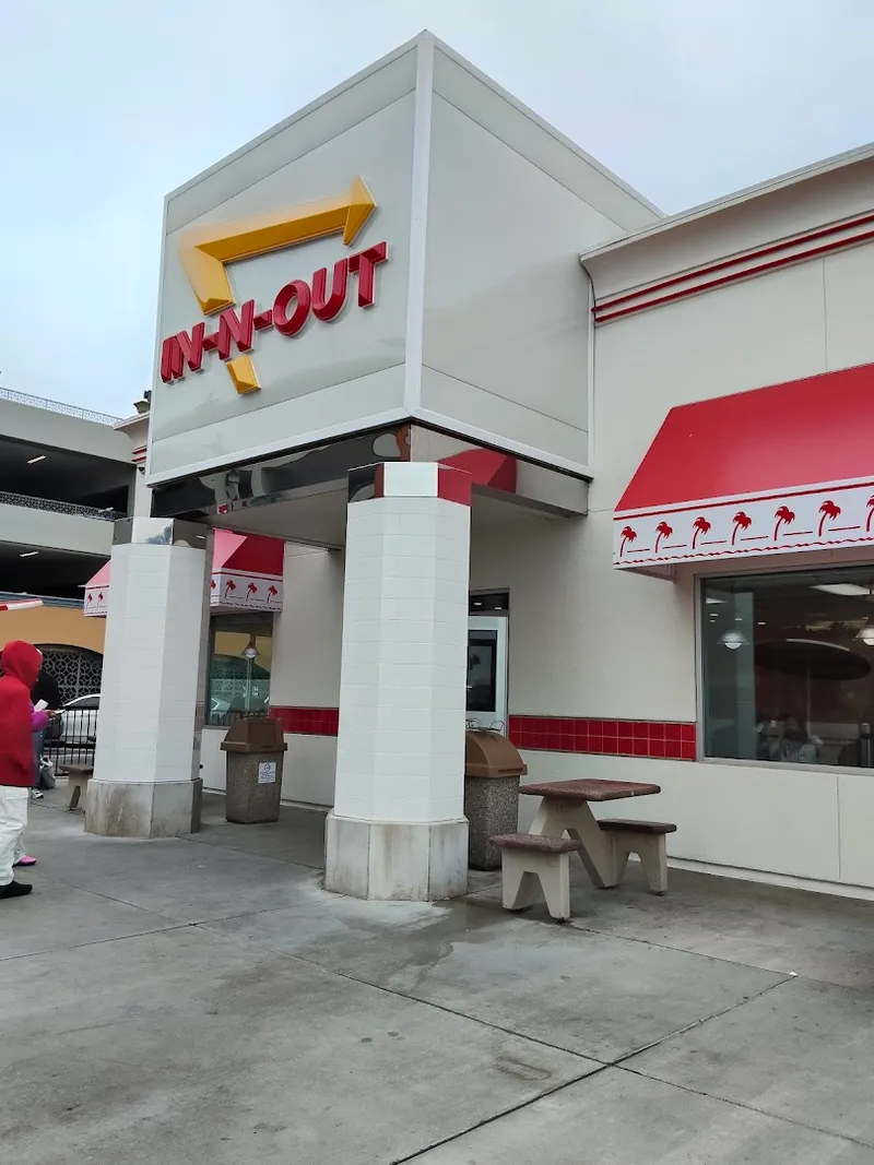 In-N-Out Burger photo 5