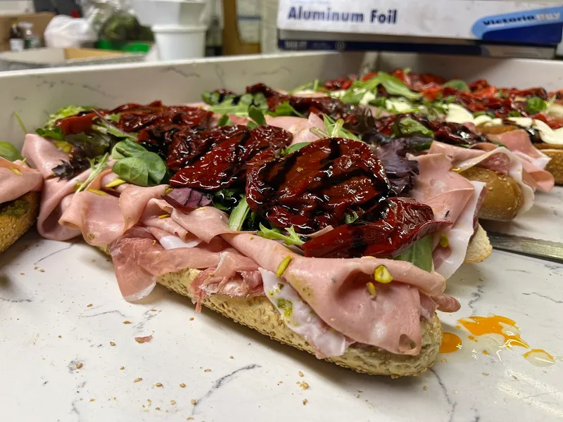 G&R Deli foto 5