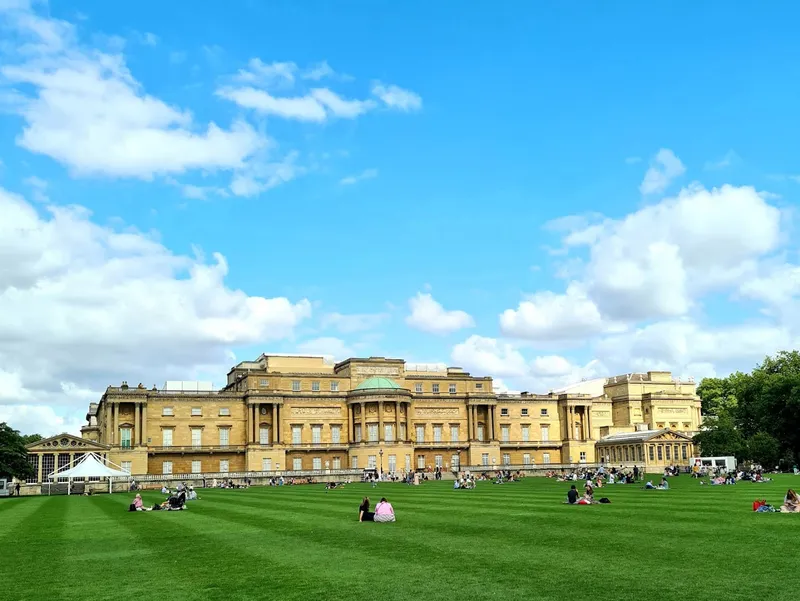 Buckingham Palace photo 6