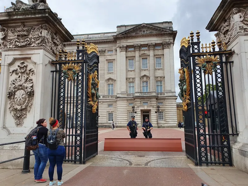 Buckingham Palace photo 5