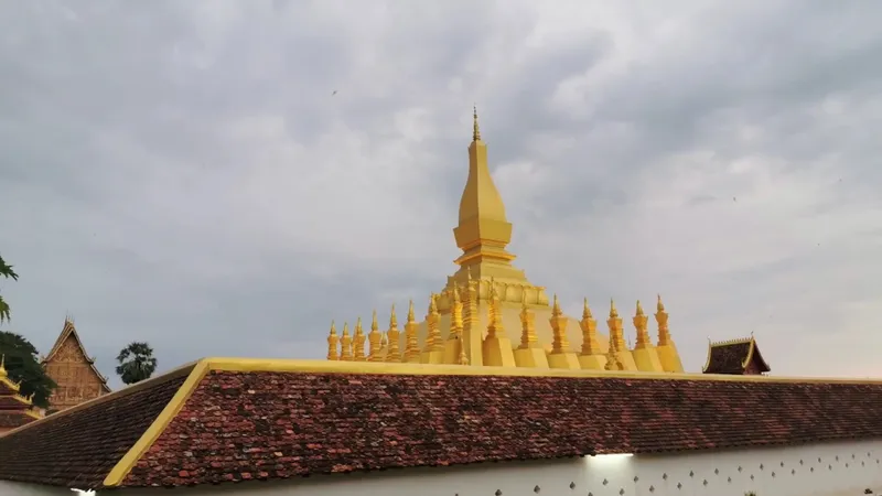 Pha That Luang foto 8