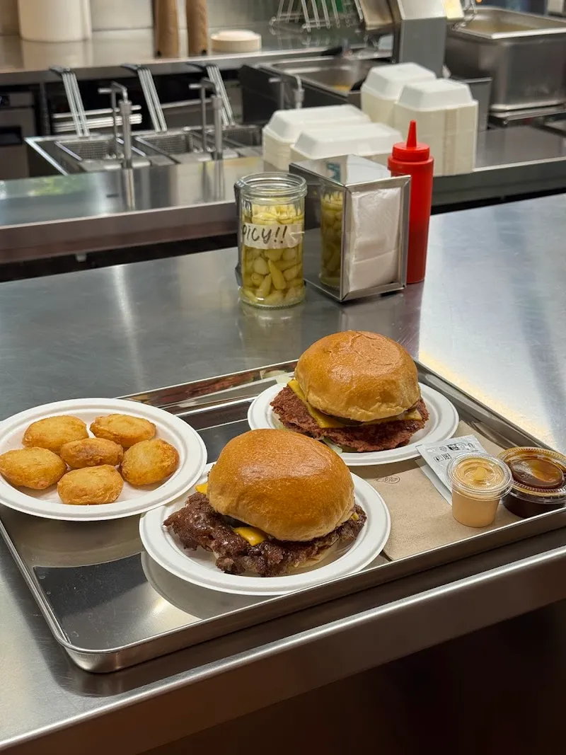 Dumbo Smash Burger photo 5