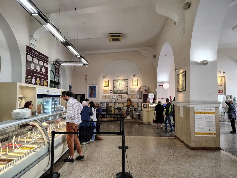 Gelateria Fassi - Gelato artigianale a Roma dal 1880 foto 6