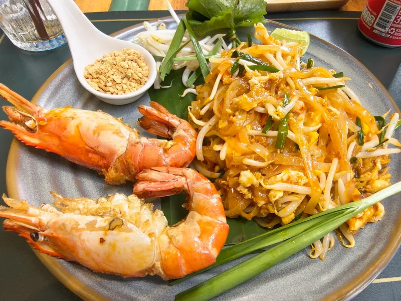 Pad Thai Yai Rung photo 9