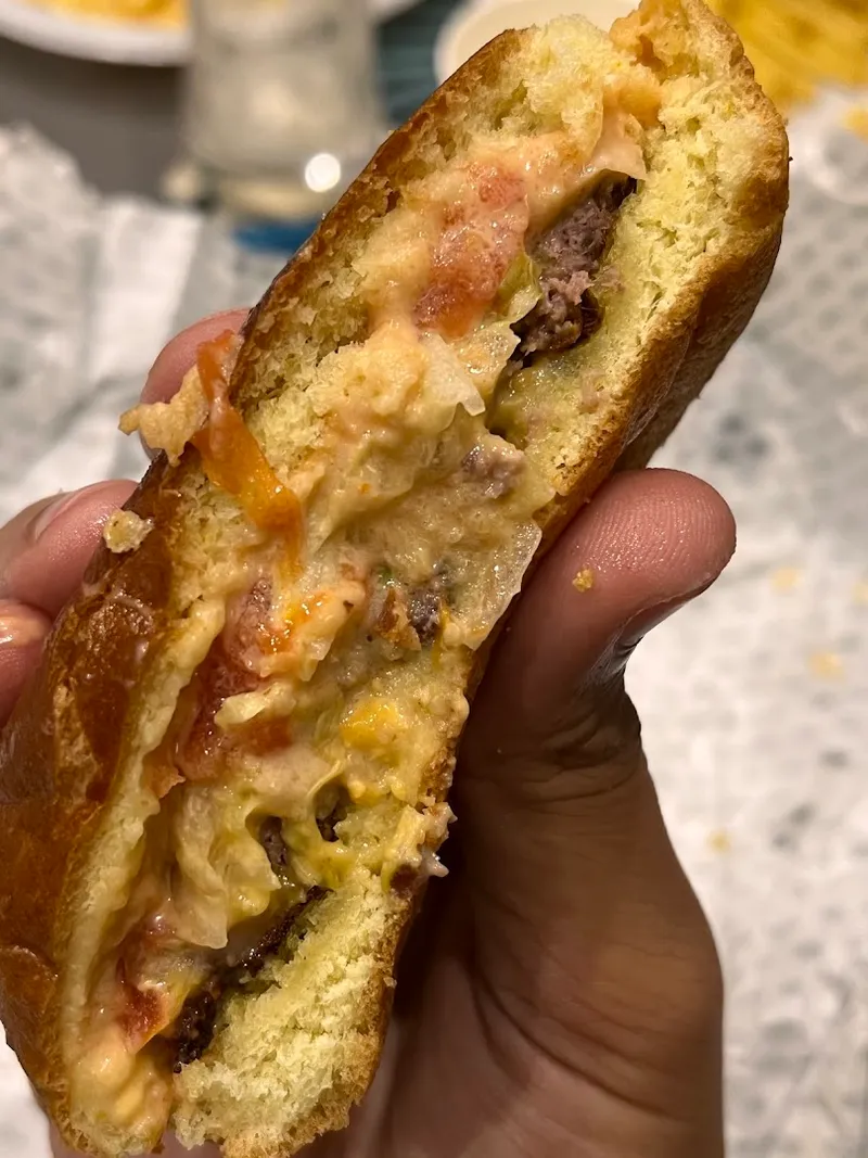 La Cheeseburgeria photo 5
