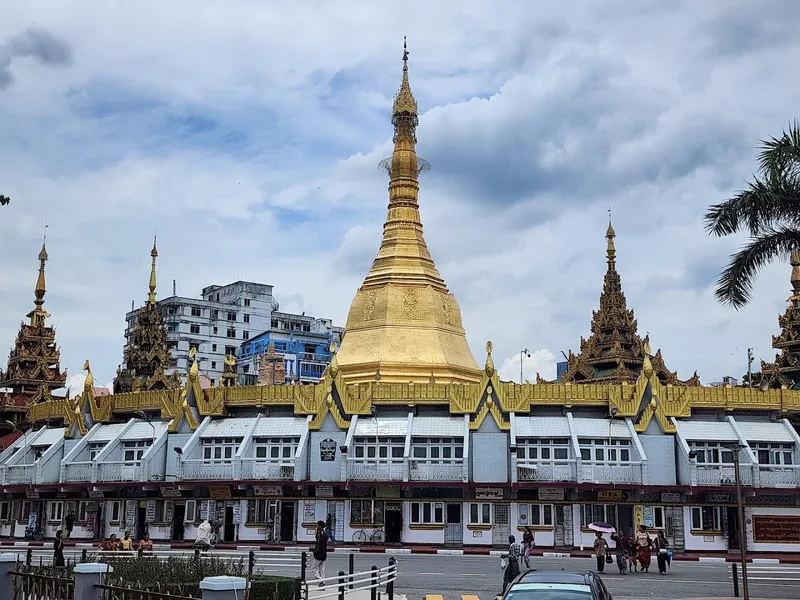 Sule Pagoda photo 7
