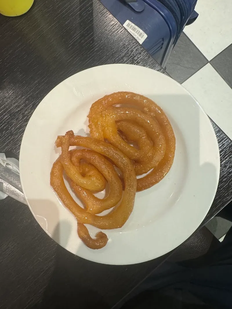 Raj Mahal Sweets foto 8