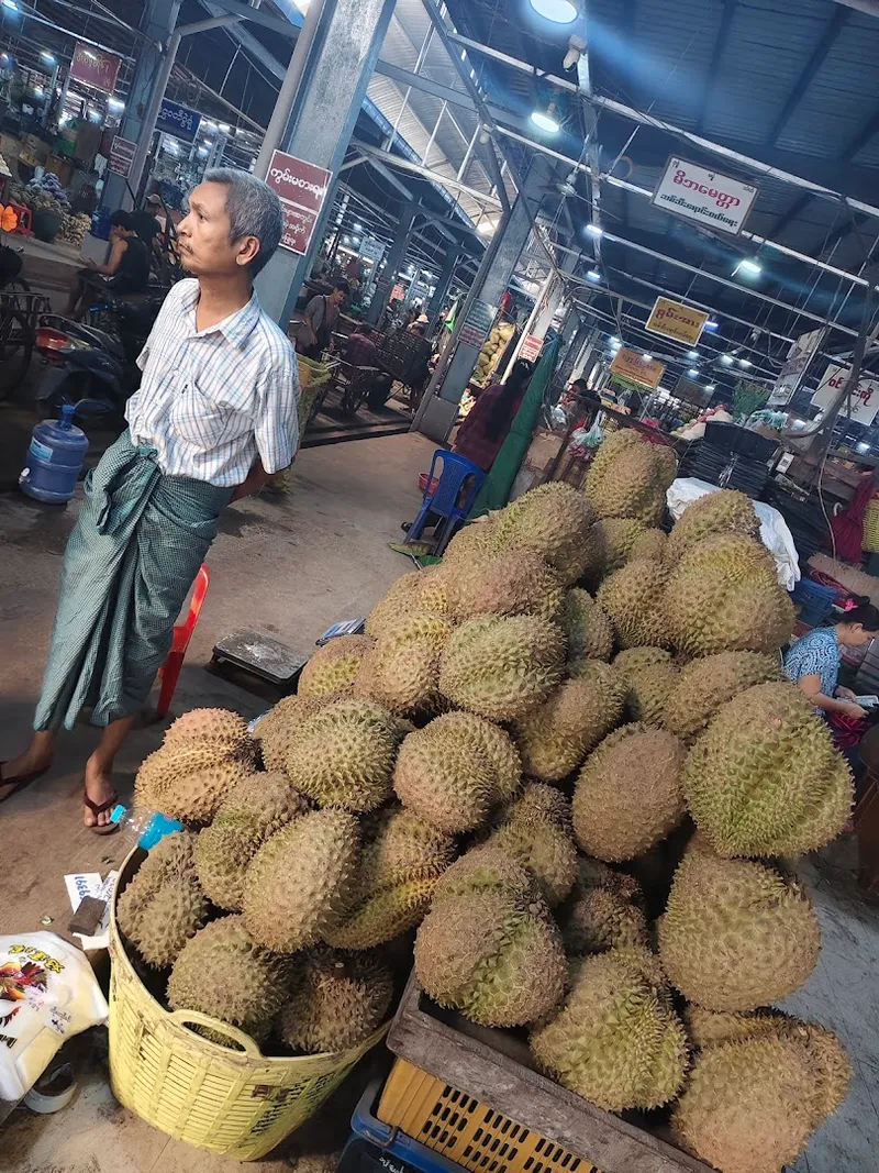 Thiri Mingalar Market foto 5