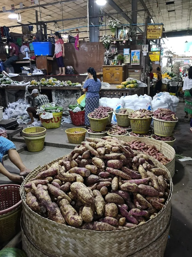 Thiri Mingalar Market foto 6