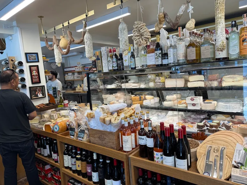 Beverly Hills Cheese Shop foto 7
