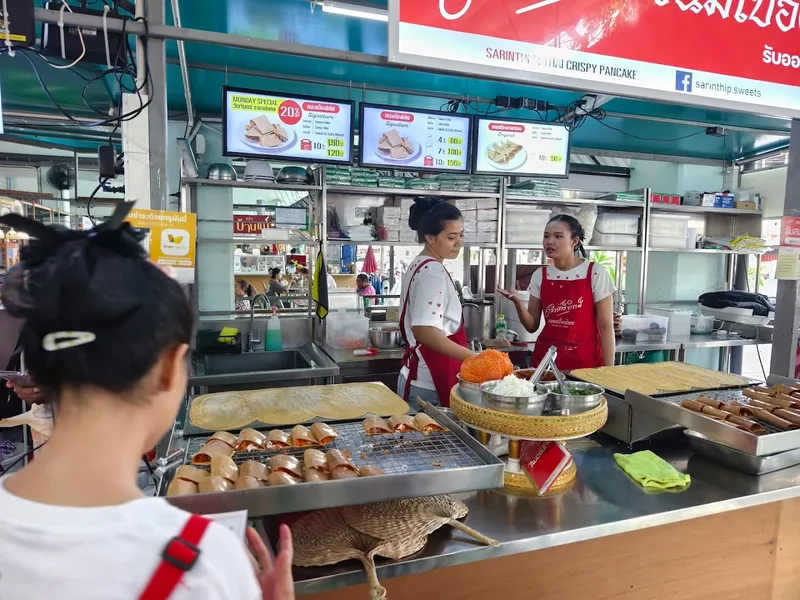 Khanom Buang Talat Phlu (Thai Crispy Pancake Stall) photo 9