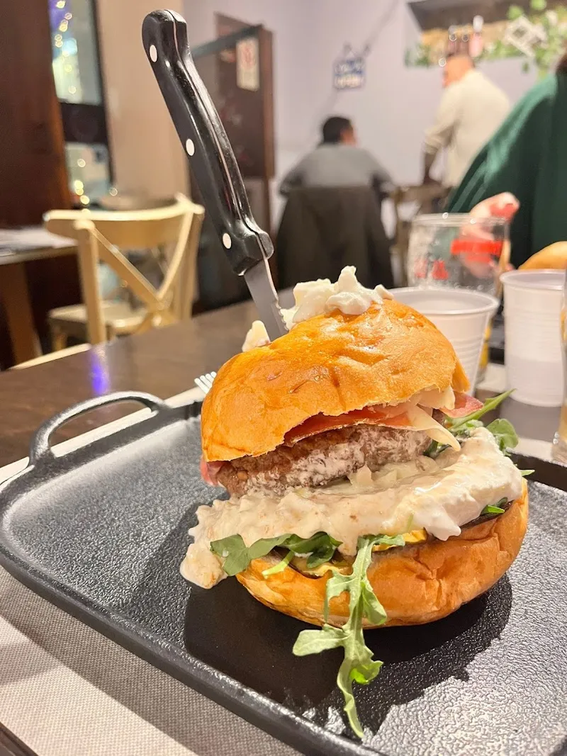 Hamburger & Delicious foto 5