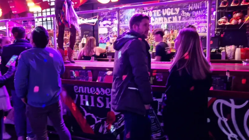 Coyote Ugly photo 8