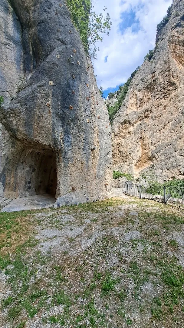 Passo del Furlo photo 10