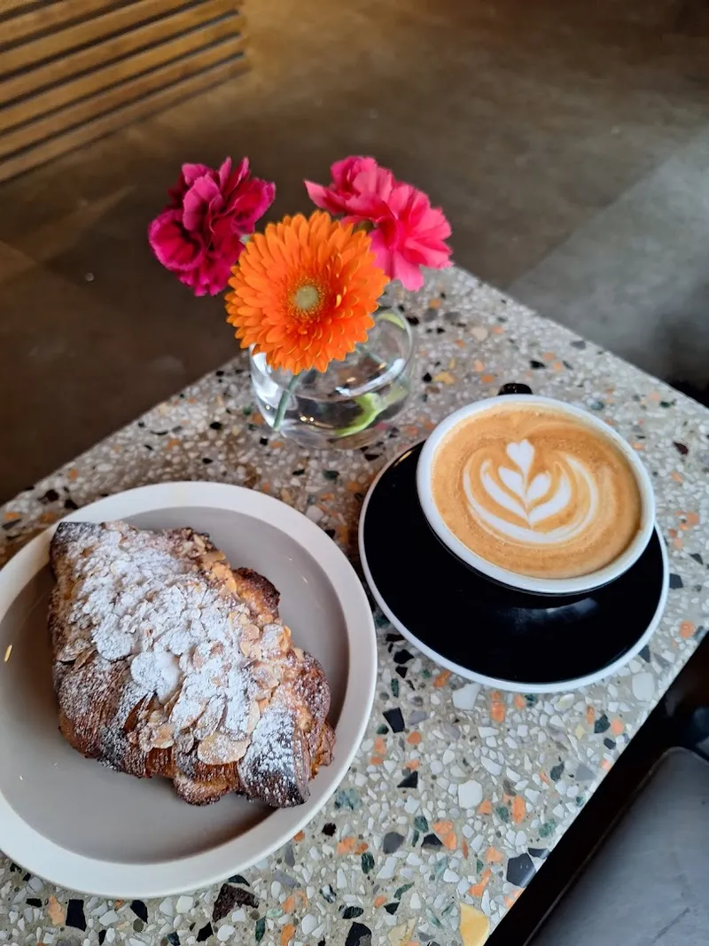 Comet Café photo 6