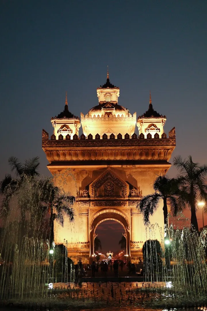 Patuxai photo 5