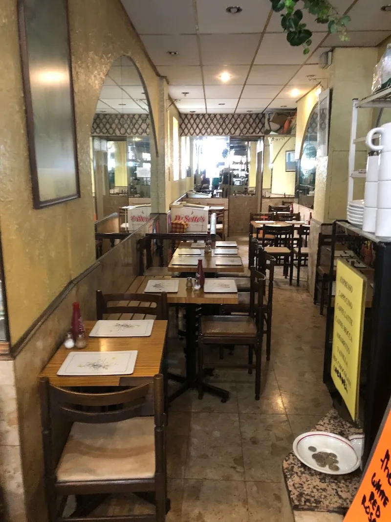 The Palace Restaurant Cafe foto 5