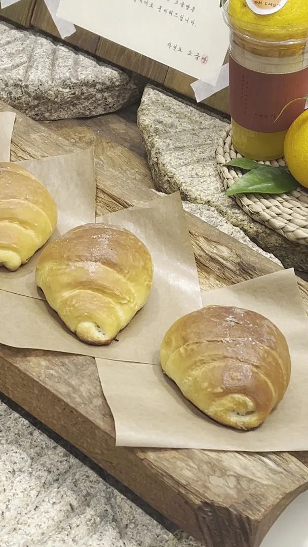 Pyeongyang Salt Bread foto 8