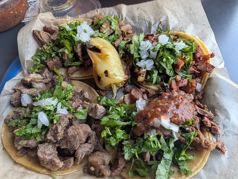 Tacos Los Cholos photo 7