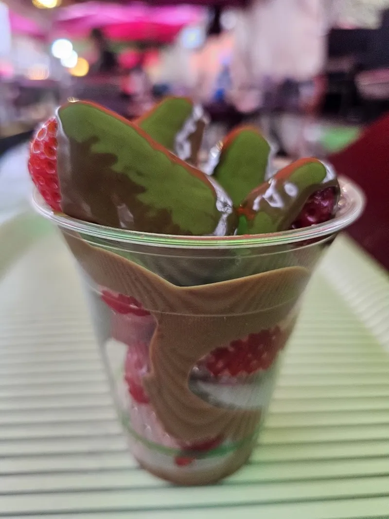 Chocolate Covered Strawberries Stall photo 9