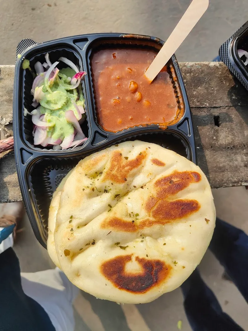 Rajma Chawal and Palak Paneer Chawal Stall foto 7