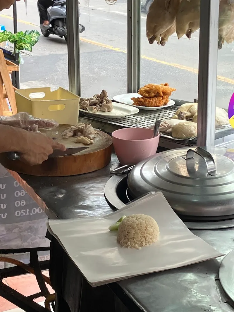 ข้าวมันไก่ทอด สูตรไอ้หลำ foto 7