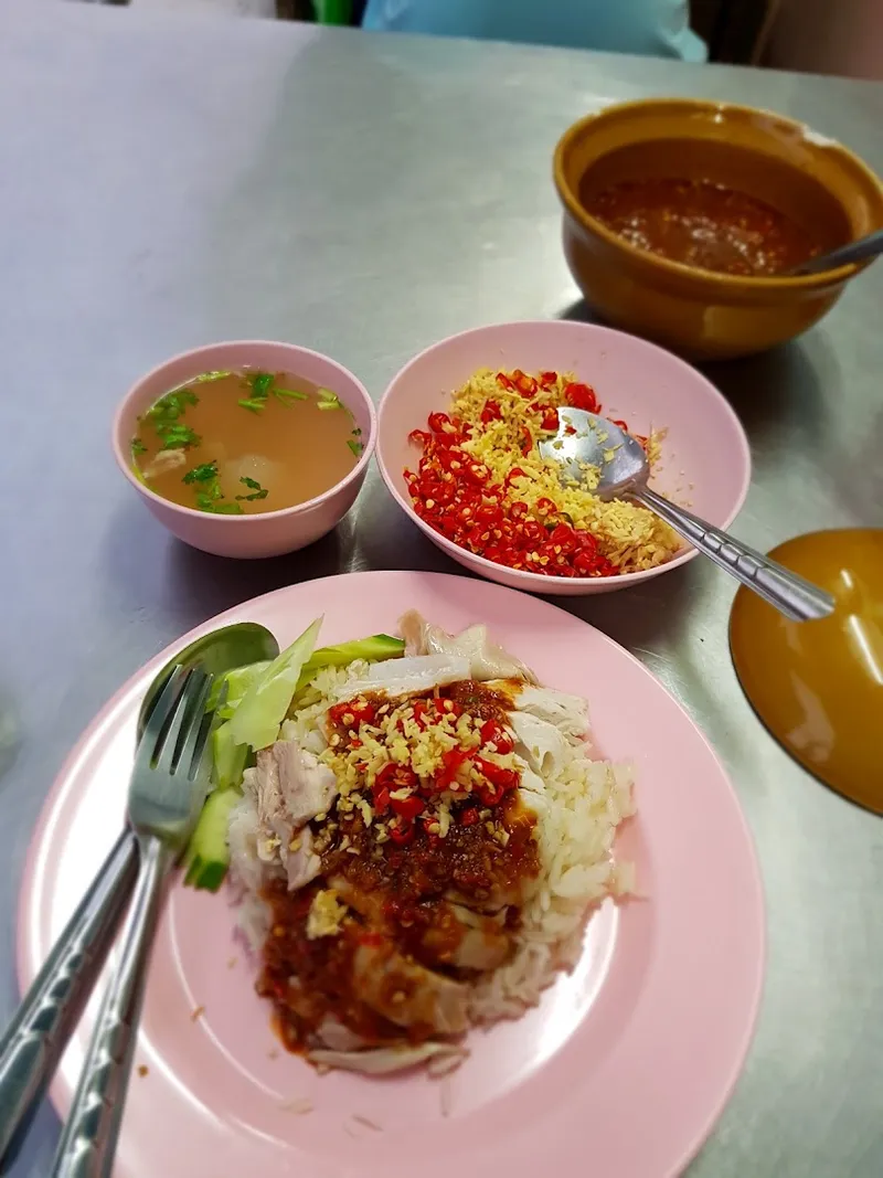 ข้าวมันไก่ทอด สูตรไอ้หลำ foto 9