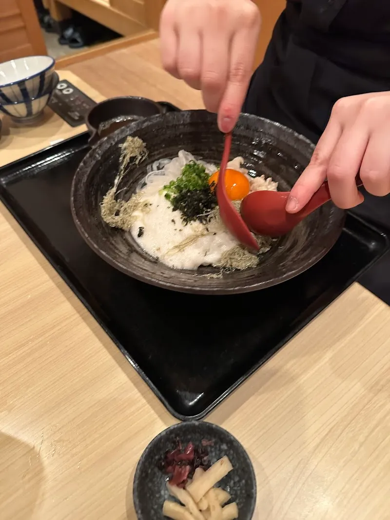 Shabu Shabu Fugu Restaurant (unnamed in transcript, referred to as 'SH' and 'questa di pesce palla') foto 9