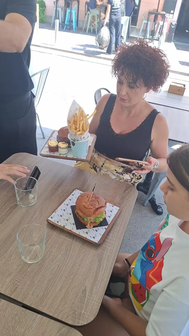 Pops Burger photo 8